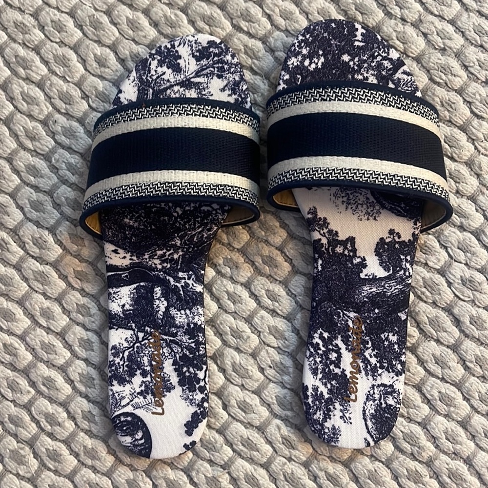 New Never Worn stylish slides